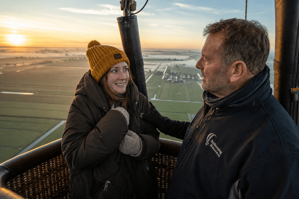 Is een ballonvaart geschikt voor mensen met hoogtevrees, en welke tips helpen om ontspannen de lucht in te&nbsp;gaan?